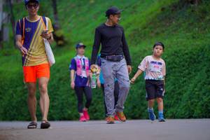 BIB: 8115
                            <button type="button" onclick="openModal(18889959)" class="btn btn-primary btn-sm float-right btn-popup" data-toggle="modal" data-target=".modal-high-quality">
                        <i class="fas fa-shopping-cart"></i> Add to Cart
                    </button>
                                            <button type="button" onclick="isThisMe(18889959, true)" class="btn btn-success btn-sm float-right btn-popup btn-isme hidden" data-toggle="tooltip" data-placement="bottom" title="นี่คือรูปของคุณใช่ไหม คลิกที่นี่เพื่อเอาเข้าอัลบั้ม">
                        <i class="fas fa-plus"></i> Add to album
                    </button>
                    <button type="button" onclick="isThisMe(18889959, false)" class="btn btn-warning btn-sm float-right btn-popup btn-isnotme hidden">
                        <i class="fas fa-ban"></i> Remove from album
                    </button>